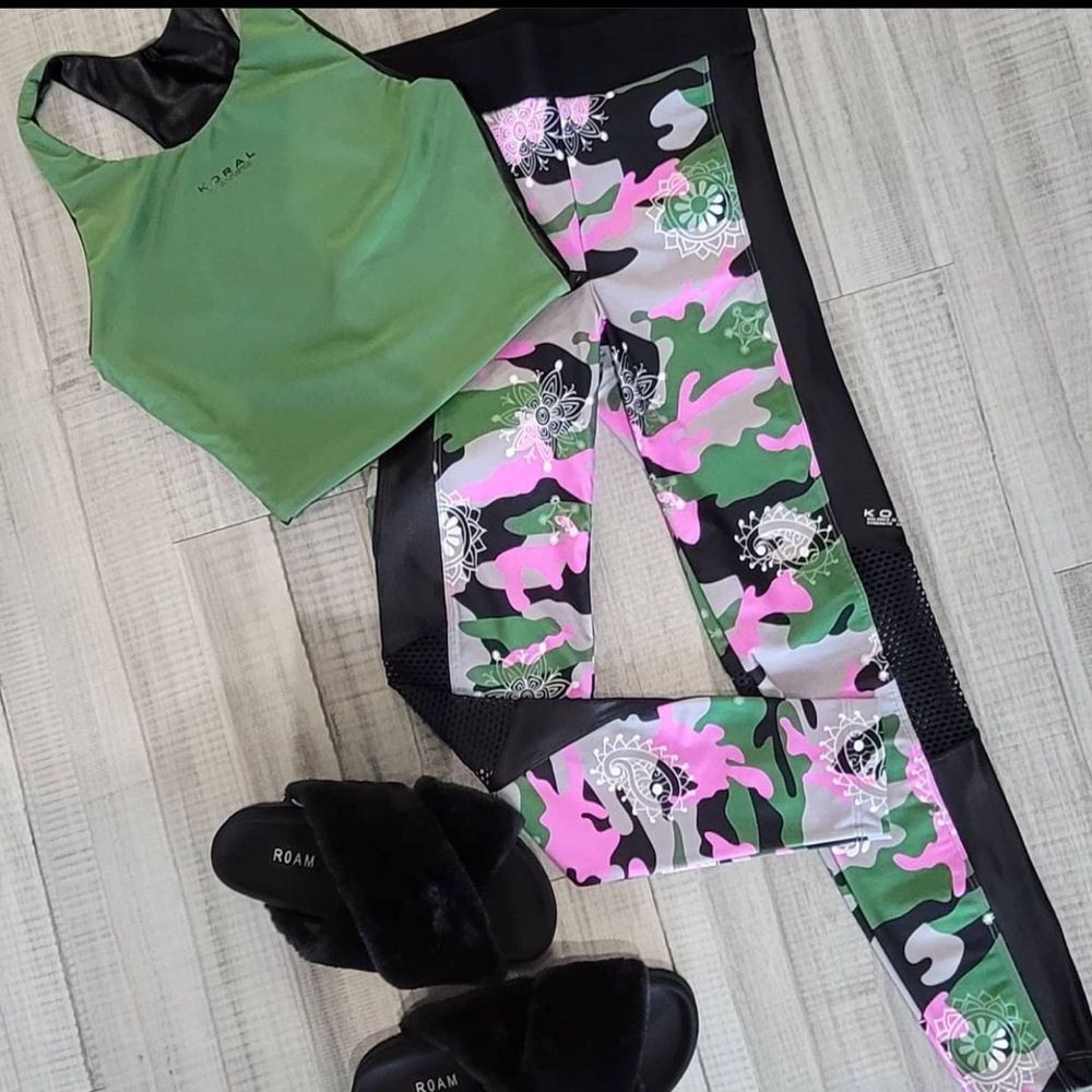 NWT Koral leggings